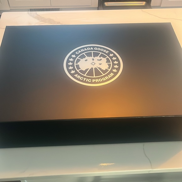 Canada Goose Box, Hangar & Garment Bag -authentic - Picture 3 of 10